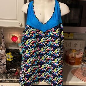 COPY - Q women's Livi active wear plus size top size 26/28.  NWT